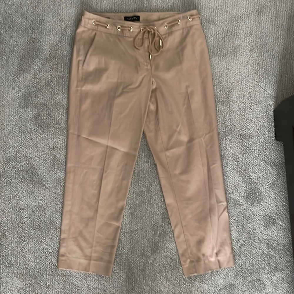 Talbots Sz 8 pants with great detail at waist.